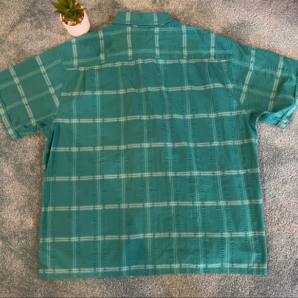 Van Heusen button down shirt - Picture 2 of 8